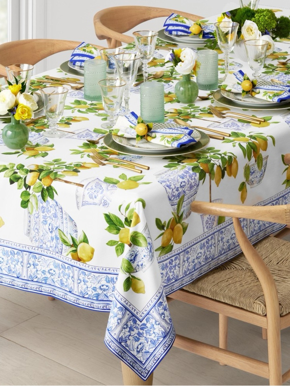 Lemon Grove Printed Tablecloth - White & Yellow Williams Sonoma 70in*108in